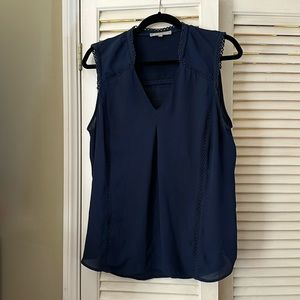 Navy sleeveless detailed blouse